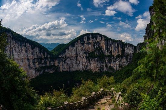 奉节亮出“六张名片” 打造诗歌朝圣旅游目的地