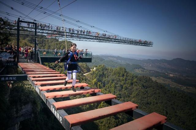 外媒曝世界九大最惊险高空项目 重庆奥陶纪景区上榜