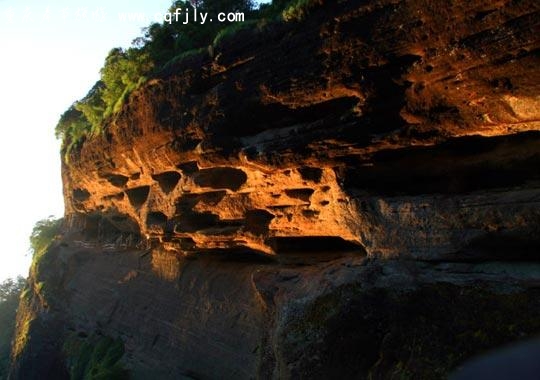 险绝的三峡古栈道（图片：秦建明）